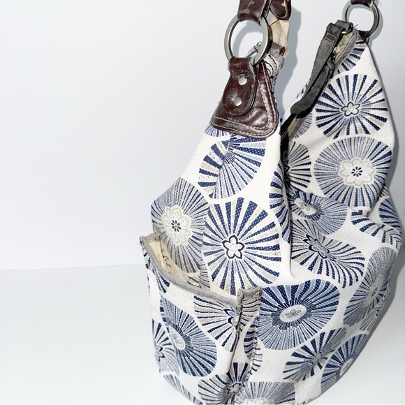 Oioi Be Spicy Diaper Bag Messenger Navy Medallion on Ivory Design - Picture 2 of 15